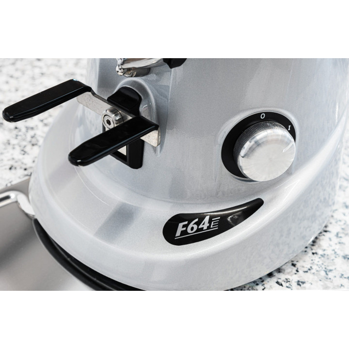 Automatyczny młynek do kawy F64E