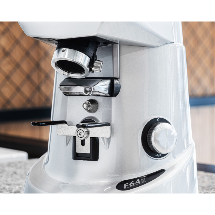Automatyczny młynek do kawy F64E