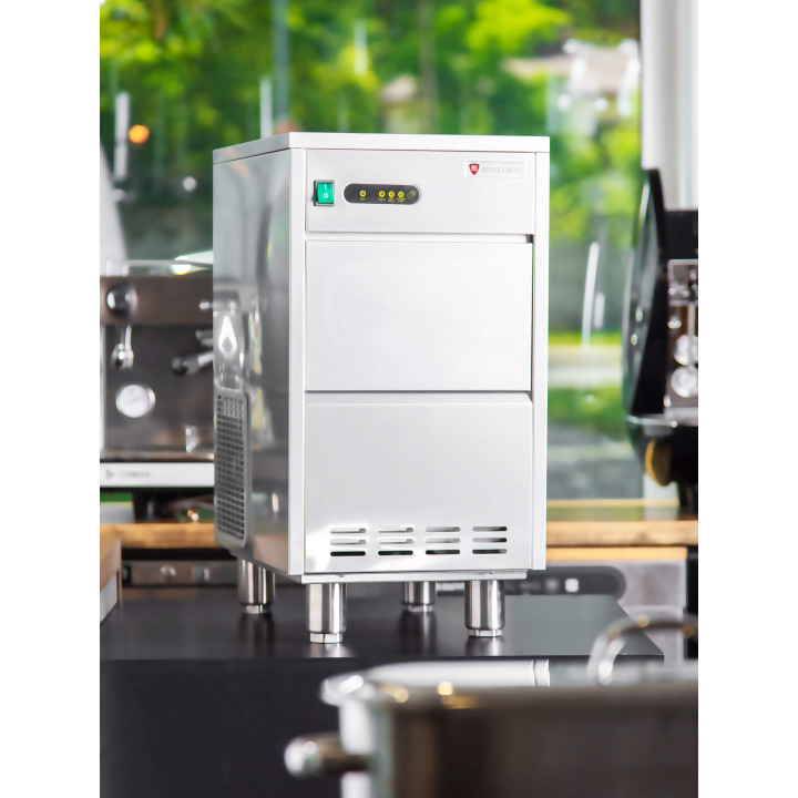 Kostkarka do lodu | 24kg/24h | zasobnik 5kg |  czynnik R290 | chłodzona wodą | 330x470x580mm