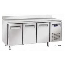 Stół chłodniczy Coolhead 3 drzwiowy, 700mm, z rantem 100mm